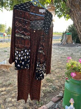Vintage Womens Brown Patterned pant and Cardigan set by Dorothy Schoelen